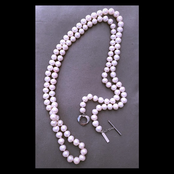 Simply Divine Strain of white Vantel Pearls - Picture 2 of 6